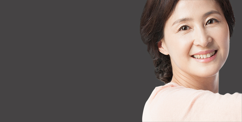 
								Implant Clinic
								스마일온 임플란트
								환자 1:1 맞춤형 임플란트 치료계획으로
								상실된 치아를 회복하고 미소를 되찾아드립니다.